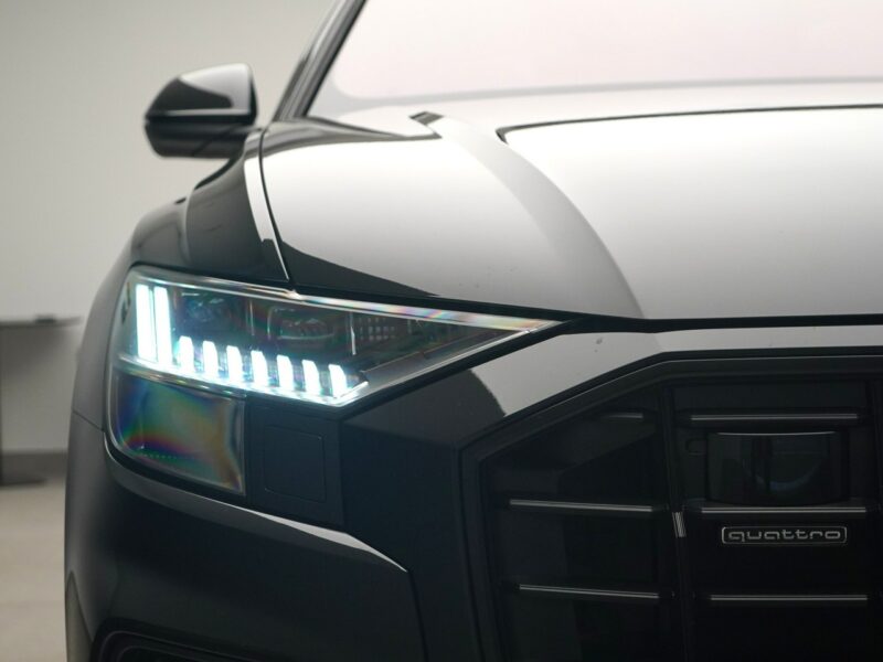 Audi Q8 3.0 TDI 286KM Quattro Sline Oś skrętna Matrix B&O Advance Noktowizor