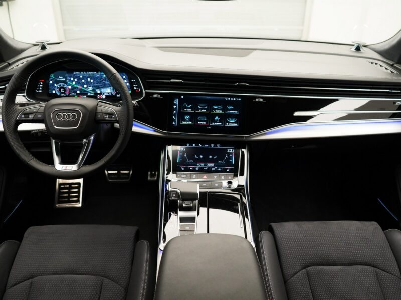 Audi Q8 3.0 TDI 286KM Quattro Sline Oś skrętna Matrix B&O Advance Noktowizor