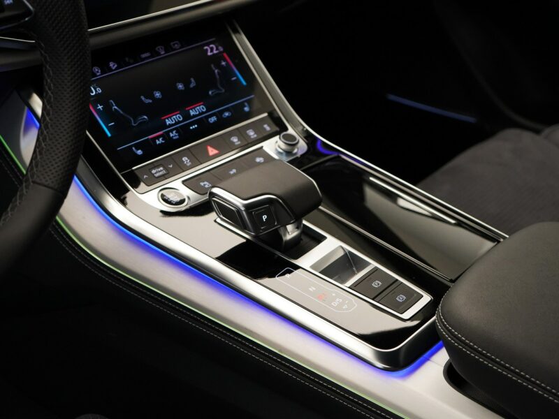 Audi Q8 3.0 TDI 286KM Quattro Sline Oś skrętna Matrix B&O Advance Noktowizor