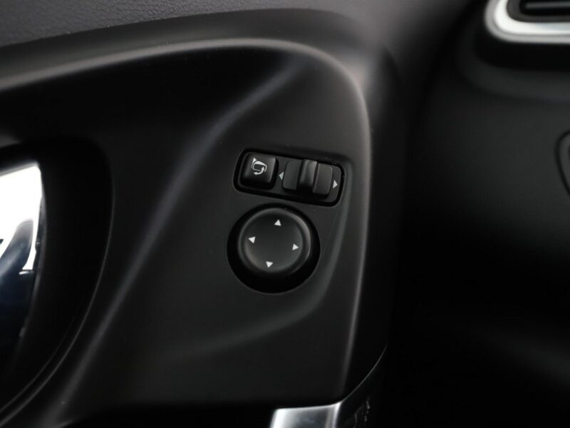 Renault Kadjar navi klima auto czujniki parkowania multifunkcja I (2015-)
