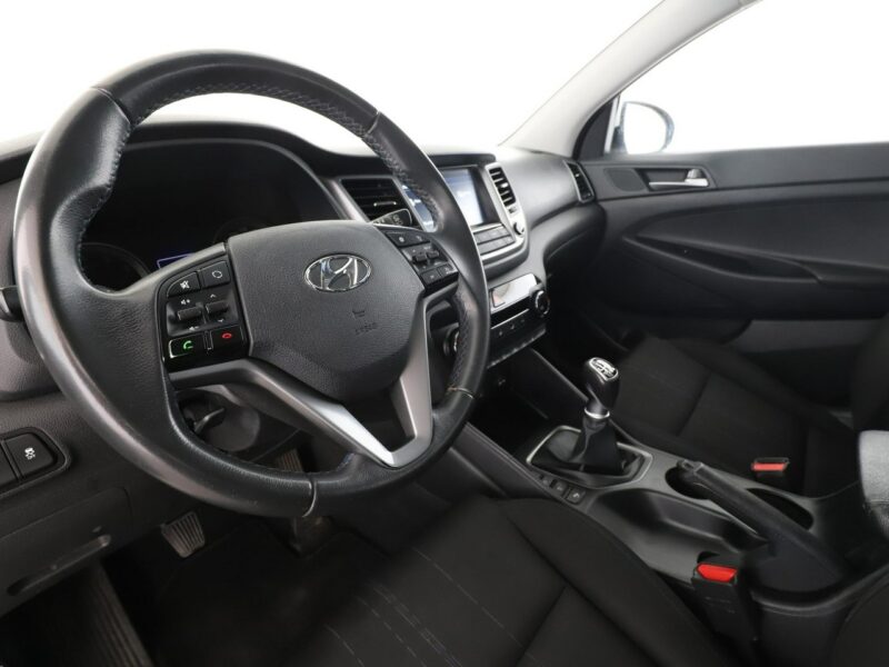 Hyundai Tucson navi klima czujniki parkowania grzane fotele III (2015-2020)