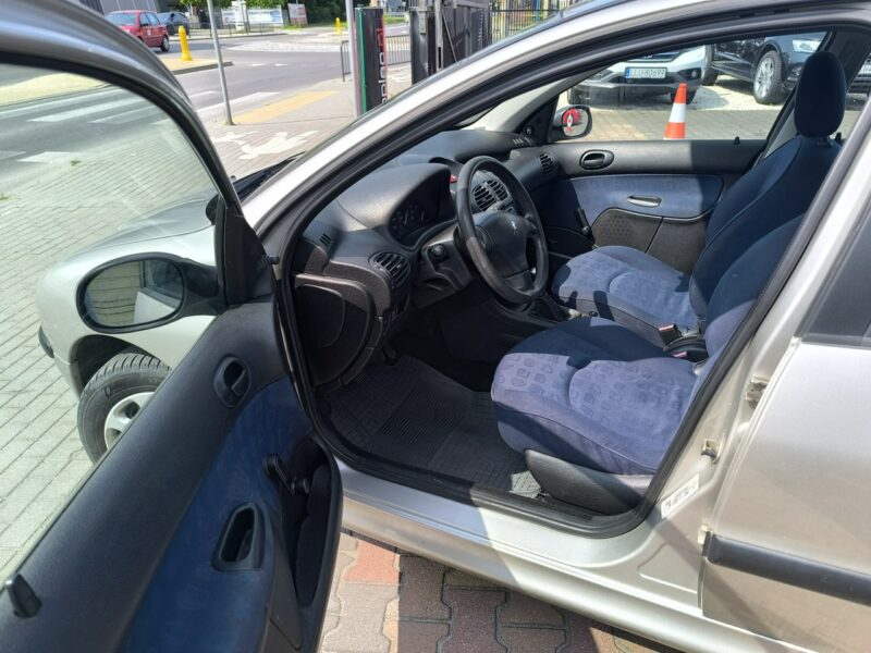 Peugeot 206 1.1i Benzyna