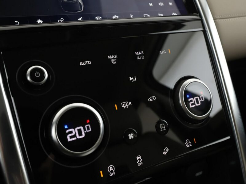Land Rover Discovery Sport 2.0 Td4 Mild-Hybrid AWD Tempomat Nawigacja El.Fotele Skóra Kamera LED