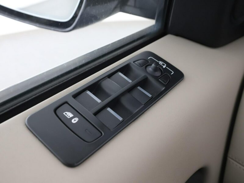 Land Rover Discovery Sport 2.0 Td4 Mild-Hybrid AWD Tempomat Nawigacja El.Fotele Skóra Kamera LED