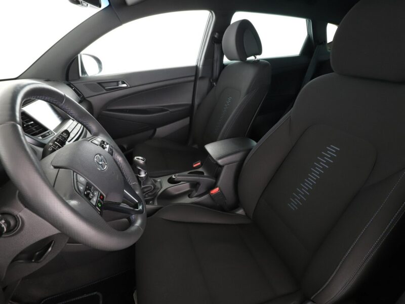 Hyundai Tucson navi klima auto grzane fotele kamera i czujniki parkowania III (2015-2020)
