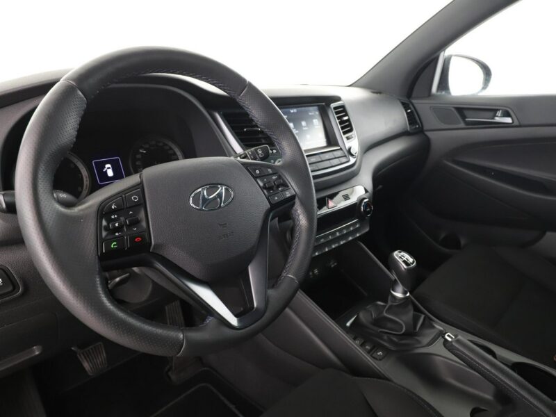Hyundai Tucson navi klima auto grzane fotele kamera i czujniki parkowania III (2015-2020)
