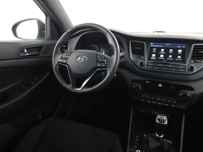 Hyundai Tucson navi klima auto grzane fotele kamera i czujniki parkowania III (2015-2020)