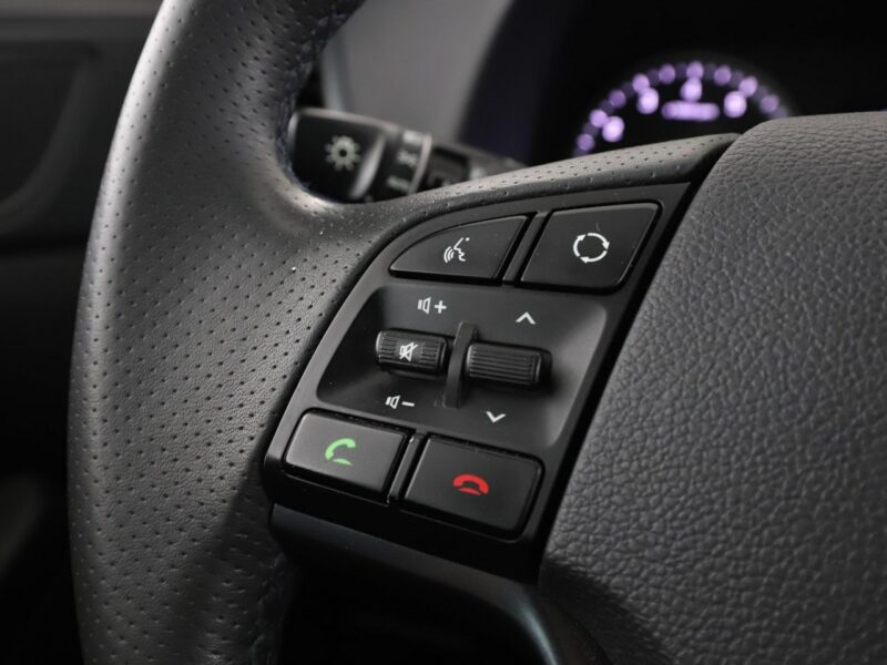 Hyundai Tucson navi klima auto grzane fotele kamera i czujniki parkowania III (2015-2020)