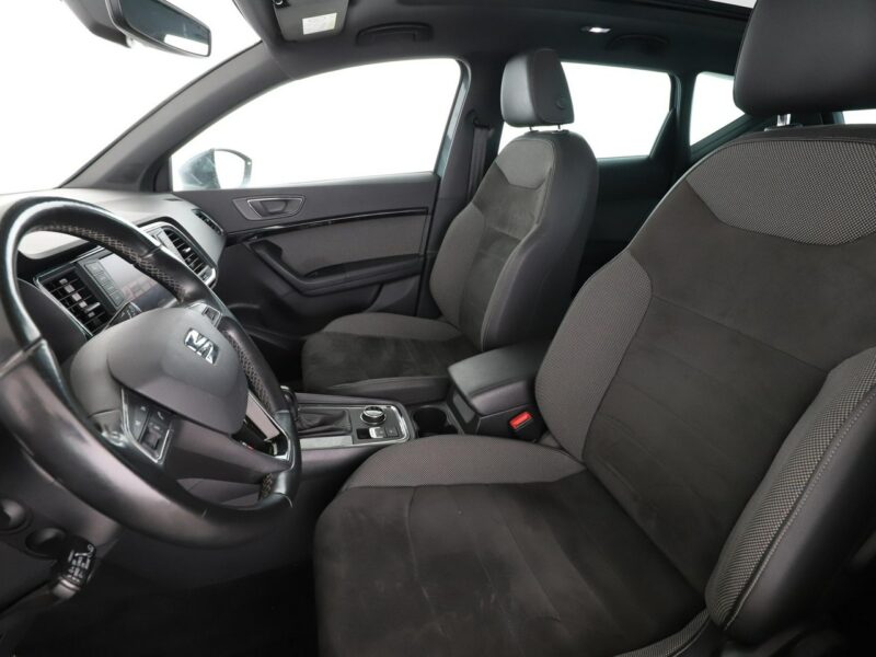 Seat Ateca Xcellence automat 4x4 alcantara panorama navi grzane fotele kamera ACC