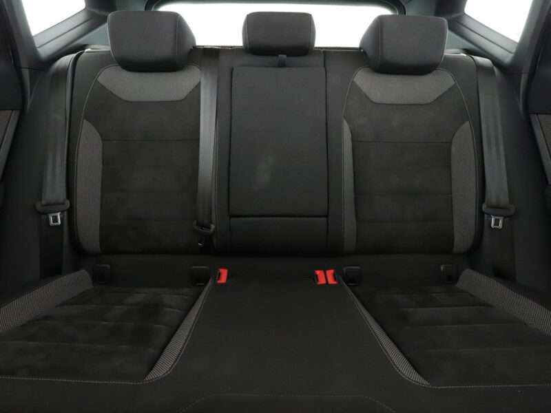 Seat Ateca Xcellence automat 4x4 alcantara panorama navi grzane fotele kamera ACC