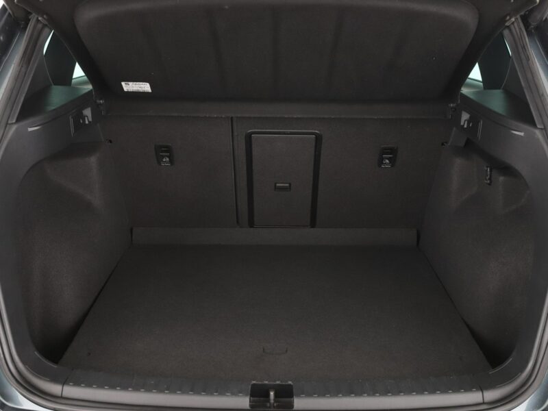 Seat Ateca Xcellence automat 4x4 alcantara panorama navi grzane fotele kamera ACC