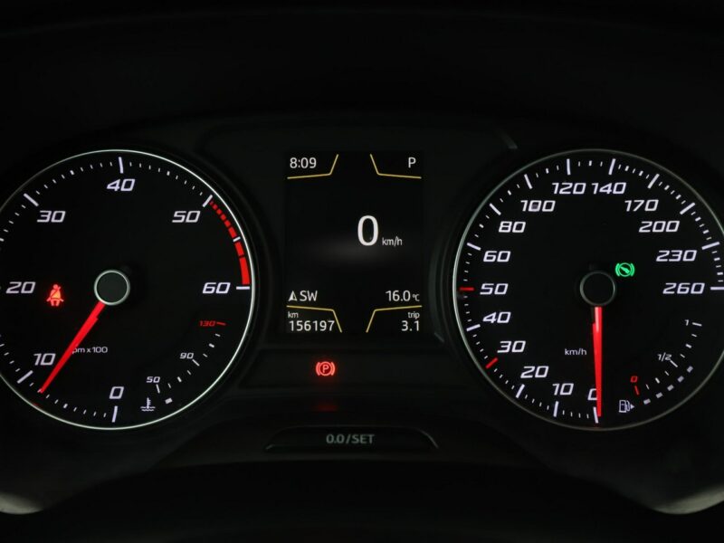 Seat Ateca Xcellence automat 4x4 alcantara panorama navi grzane fotele kamera ACC