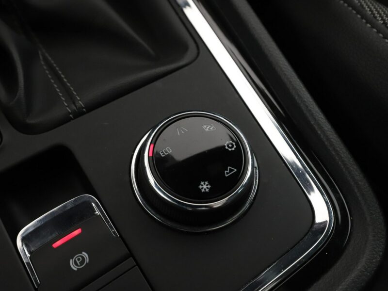 Seat Ateca Xcellence automat 4x4 alcantara panorama navi grzane fotele kamera ACC