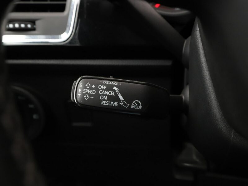 Seat Ateca Xcellence automat 4x4 alcantara panorama navi grzane fotele kamera ACC