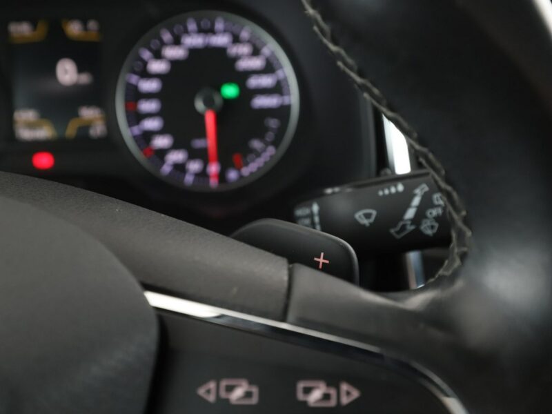 Seat Ateca Xcellence automat 4x4 alcantara panorama navi grzane fotele kamera ACC