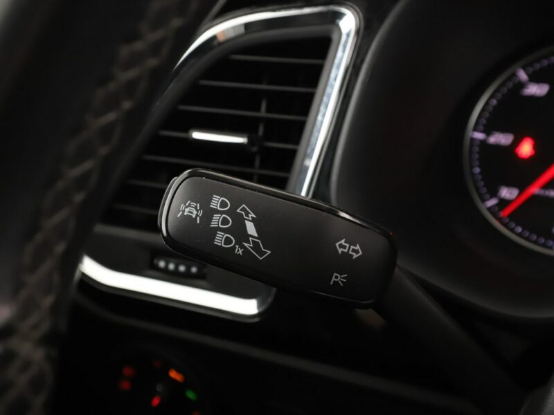 Seat Ateca Xcellence automat 4x4 alcantara panorama navi grzane fotele kamera ACC
