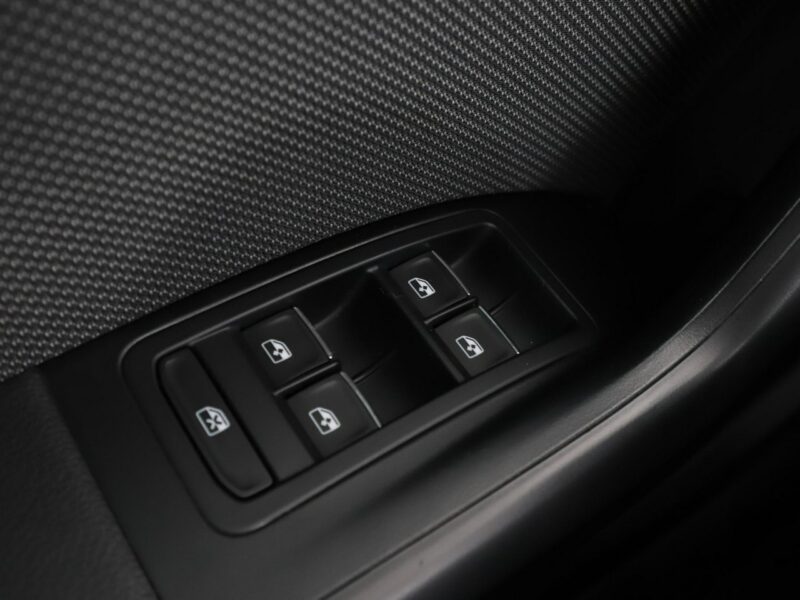 Seat Ateca Xcellence automat 4x4 alcantara panorama navi grzane fotele kamera ACC