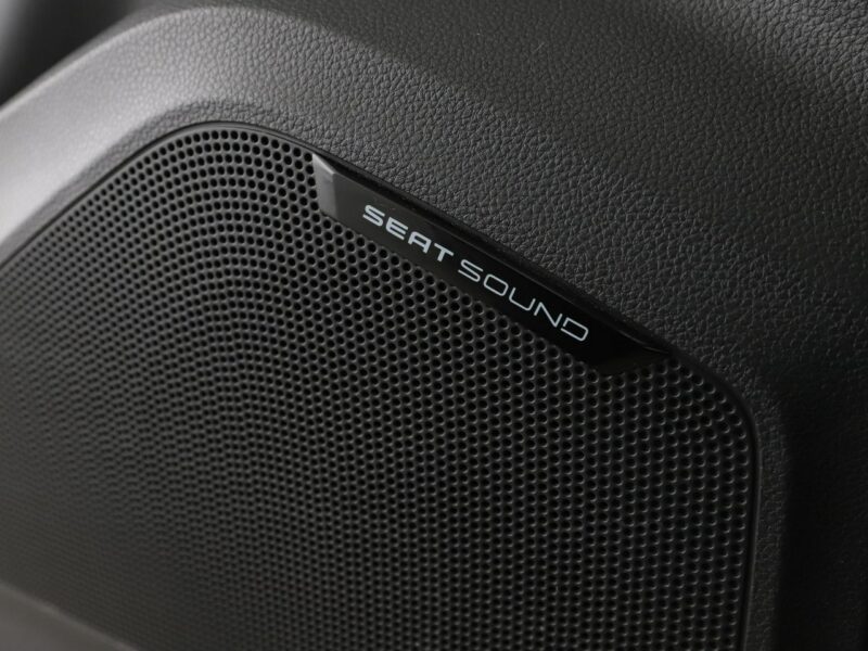 Seat Ateca Xcellence automat 4x4 alcantara panorama navi grzane fotele kamera ACC