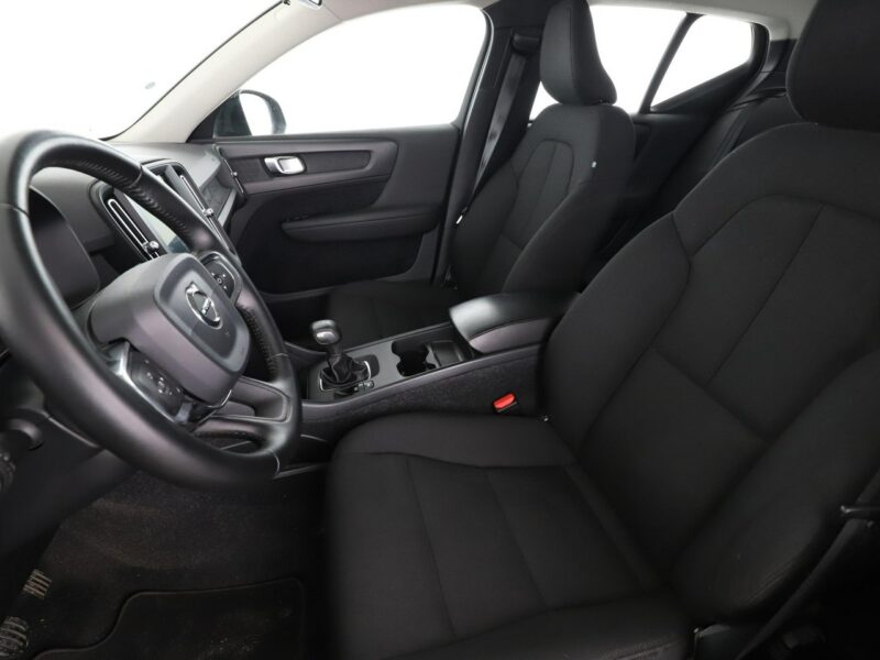 Volvo XC 40 Navi Automatyczna klimatyzacja Podgrzewane fotele Bluetooth
