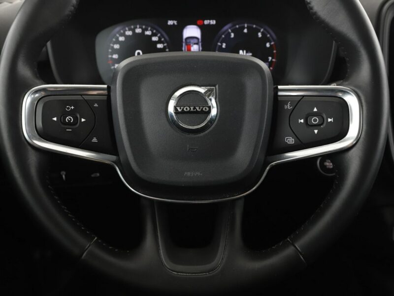 Volvo XC 40 Navi Automatyczna klimatyzacja Podgrzewane fotele Bluetooth