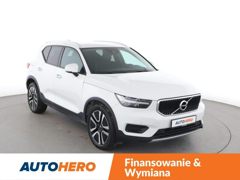 Volvo XC 40 FV23% Business Plus automat 4x4 navi PDC-kamera LED tempomat