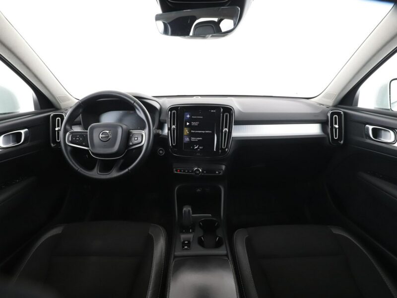 Volvo XC 40 FV23% Business Plus automat 4x4 navi PDC-kamera LED tempomat