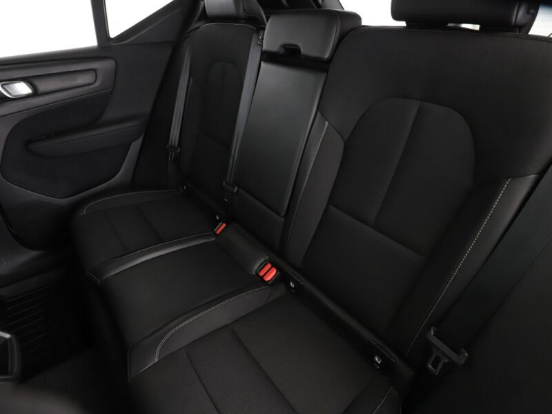 Volvo XC 40 FV23% Business Plus automat 4x4 navi PDC-kamera LED tempomat