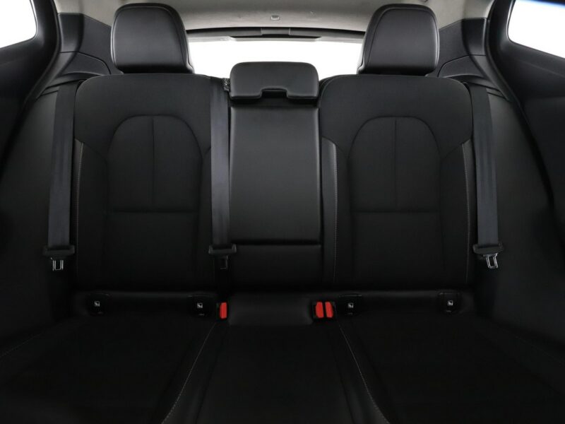 Volvo XC 40 FV23% Business Plus automat 4x4 navi PDC-kamera LED tempomat