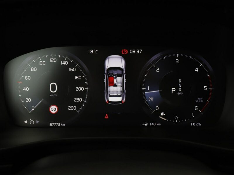 Volvo XC 40 FV23% Business Plus automat 4x4 navi PDC-kamera LED tempomat