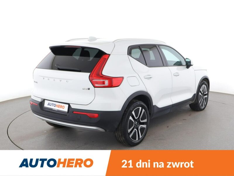 Volvo XC 40 FV23% Business Plus automat 4x4 navi PDC-kamera LED tempomat