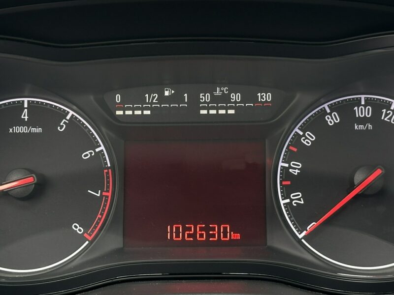 Opel Corsa 1.4 Benzyna Zarejestrowany Ubezpieczony E (2014-)