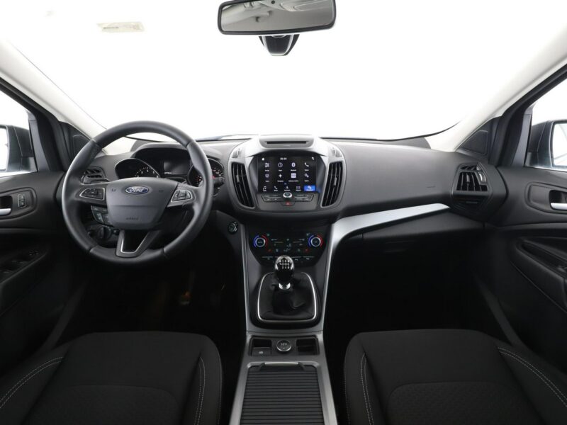 Ford Kuga niski przebieg, navi klima auto grzane fotele czujniki parkowania II (2012-)