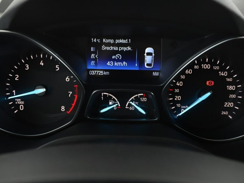 Ford Kuga niski przebieg, navi klima auto grzane fotele czujniki parkowania II (2012-)