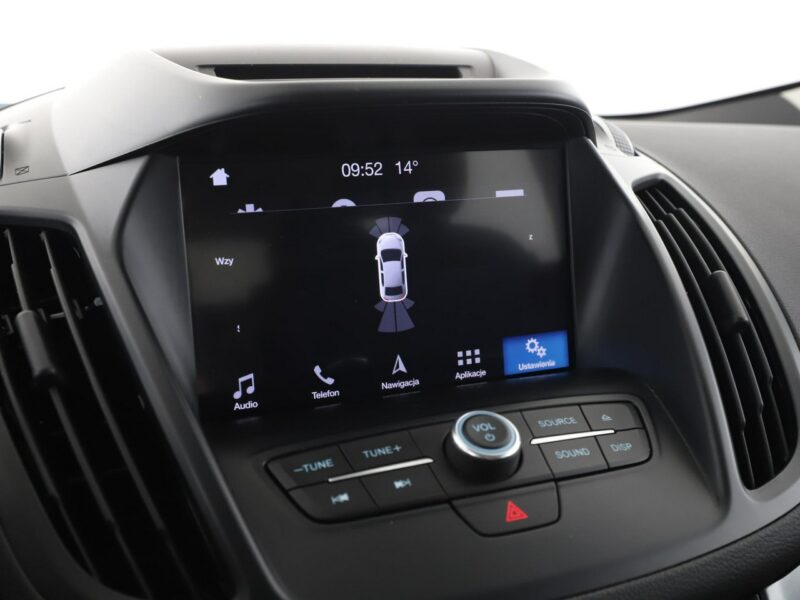 Ford Kuga niski przebieg, navi klima auto grzane fotele czujniki parkowania II (2012-)