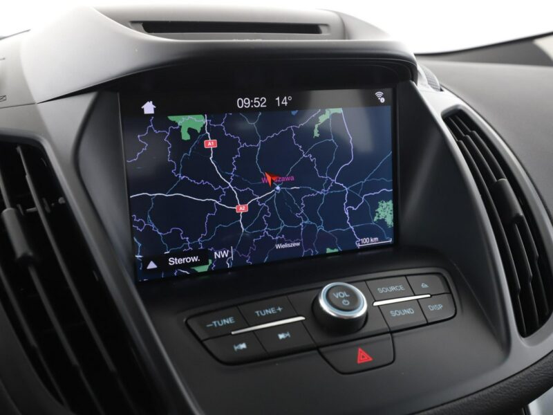 Ford Kuga niski przebieg, navi klima auto grzane fotele czujniki parkowania II (2012-)