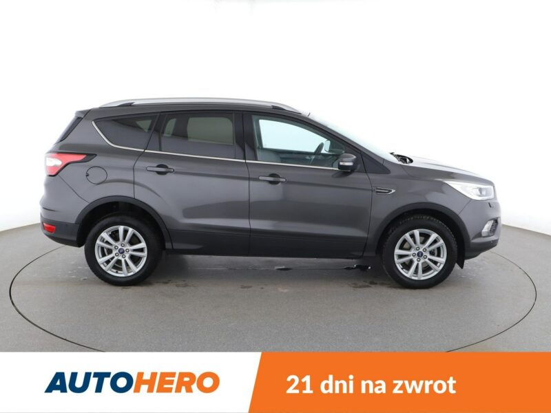 Ford Kuga niski przebieg, navi klima auto grzane fotele czujniki parkowania II (2012-)