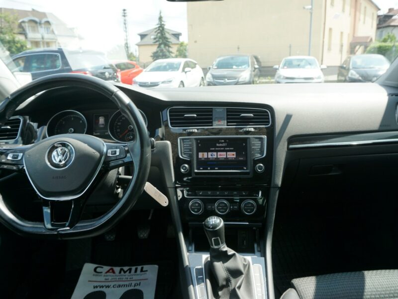Volkswagen Golf zarejestrowany, ubezpieczony VII (2012-)
