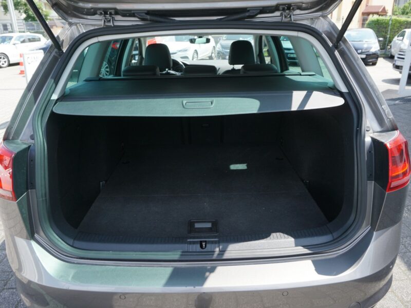 Volkswagen Golf zarejestrowany, ubezpieczony VII (2012-)