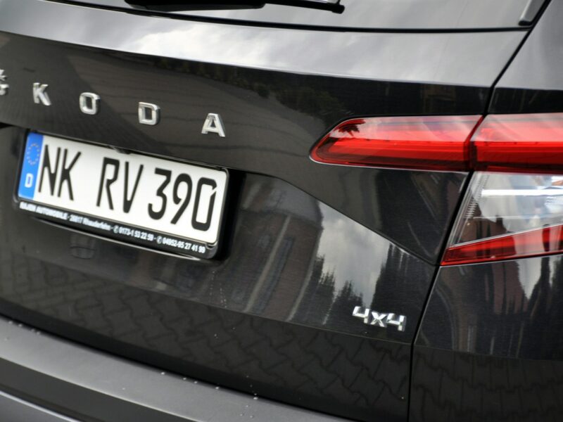 Škoda Karoq 2.0TDI(150KM)*4x4*Led*Navi*Kamera*Klimatronik*Reling*Welur*Alu17"ASO