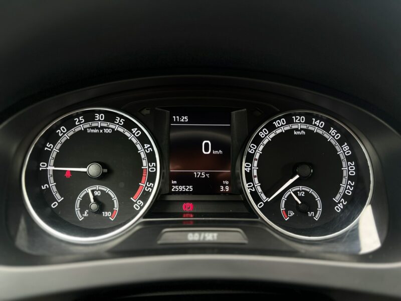 Škoda RAPID Salon Polska Bezwypadkowy Stan Bardzo Dobry Gwarancja 12 miesięcy