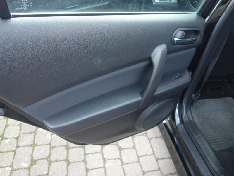 Mazda 6 Mazda 6 2010 2.0 benzyna 155km niski przebieg grzane fotele II (2007-2013)