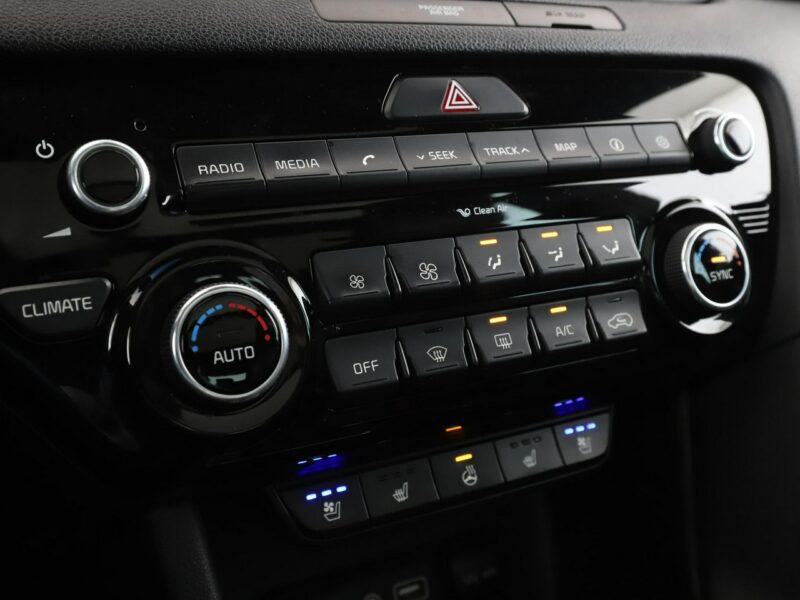 Kia Sportage 4X4 Automat Panorama Navi Klimatyzacja Podgrzewane fotele Skórzana tap IV (2016-2021)