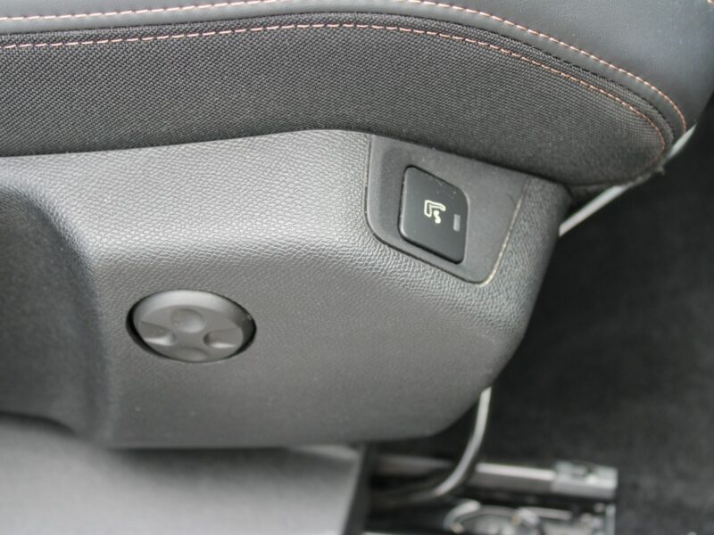 Peugeot 3008 GT Line G.fotele automat FOCAL II (2016-)