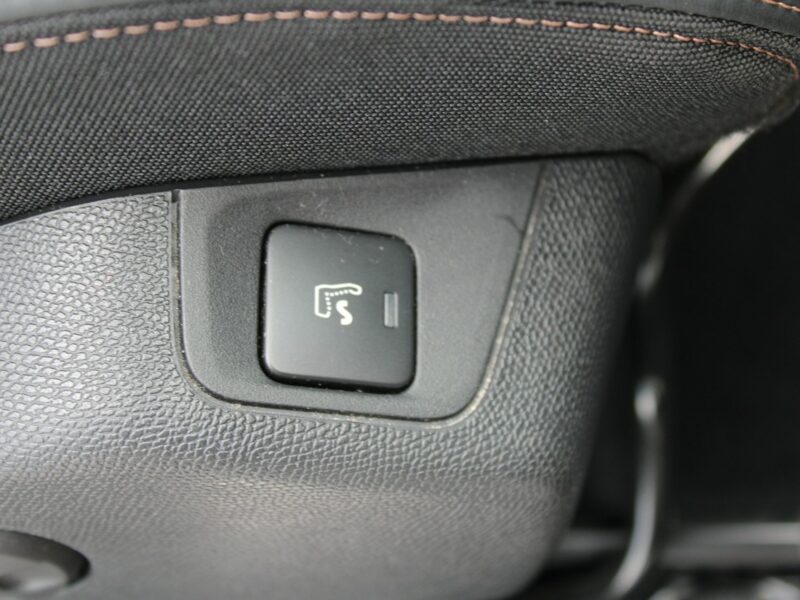 Peugeot 3008 GT Line G.fotele automat FOCAL II (2016-)