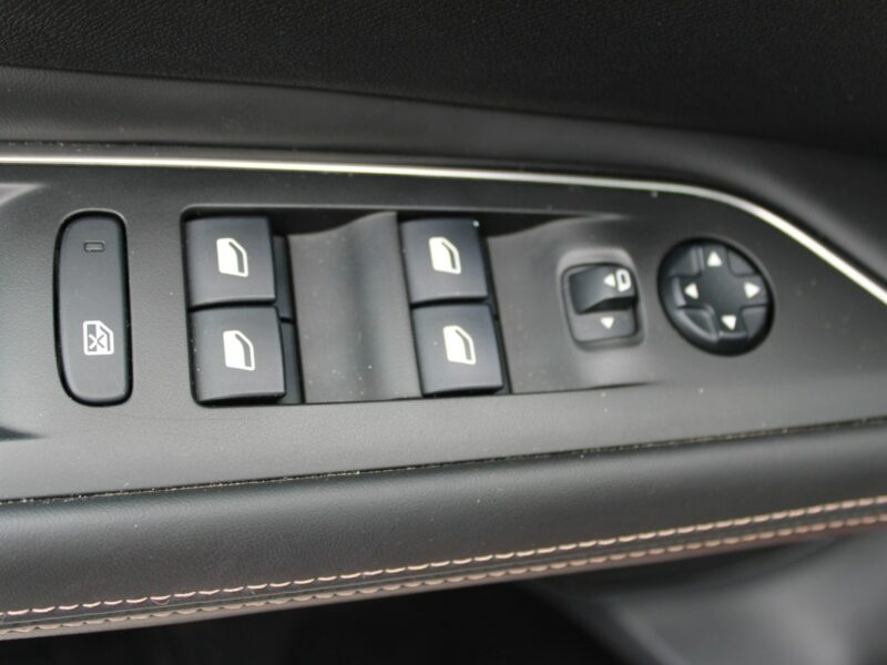 Peugeot 3008 GT Line G.fotele automat FOCAL II (2016-)