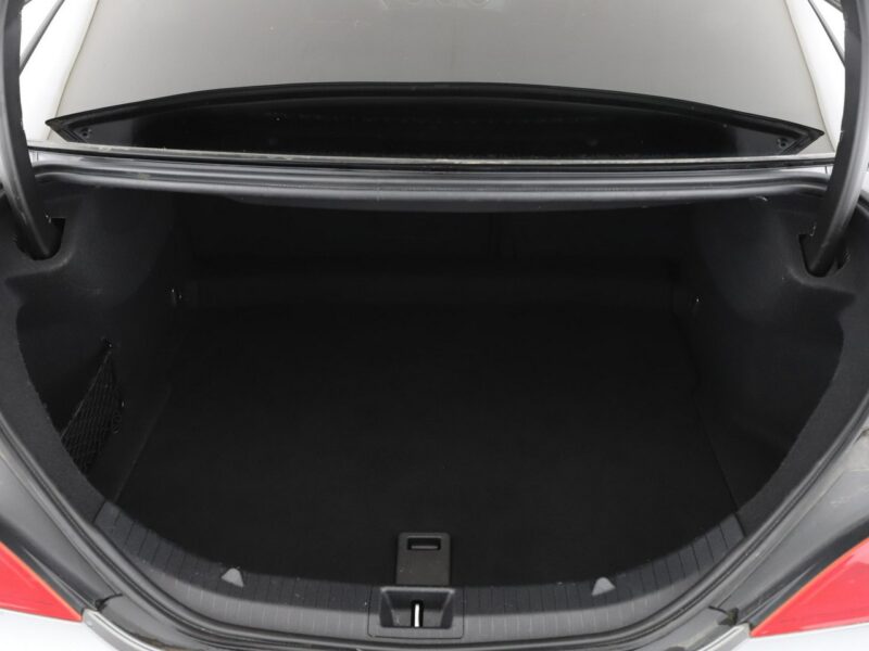 Mercedes CLA 180 Urban Klimatyzacja Tempomat Nawigacja Grzane Fotele Park Assist Kamera I (2013-2019)