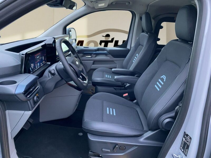 Ford Tourneo Custom 4x4 L2 Active 170KM Panorama Webasto Drzwi lewe 3135 zł Od ręki !