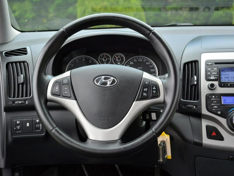 Hyundai i30 Lift Klimatronic pół-Skóry Parktronik Grzane fotele Oryginał ASO I (2002-2013)