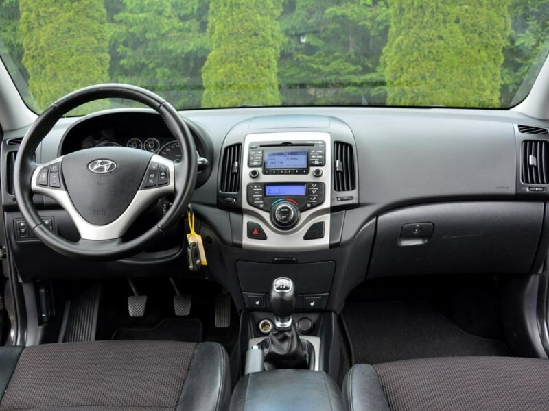 Hyundai i30 Lift Klimatronic pół-Skóry Parktronik Grzane fotele Oryginał ASO I (2002-2013)