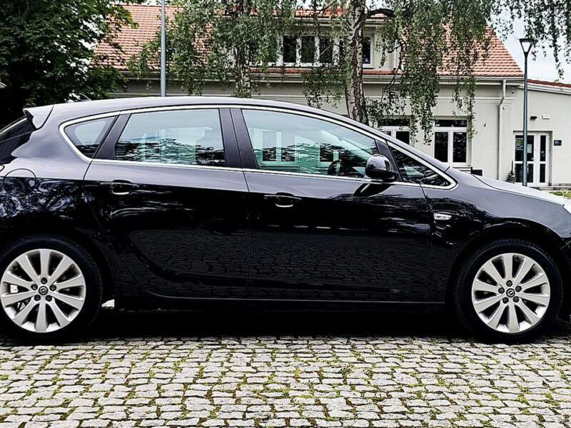 Opel Astra Cosmo Navi Gwarancja J (2009-2019)